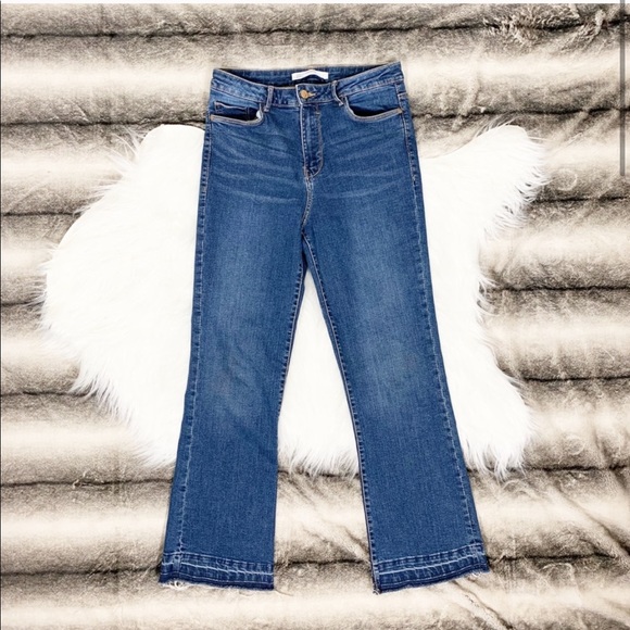 🌵Zara Trafaluc Crop Mid-Rise Flare Jeans - Picture 2 of 6